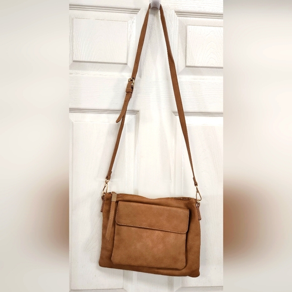 SHIRALEAH Chicago Soft Vegan Leather Crossbody Bag Camel Brown Adjustable Strap - Picture 2 of 6